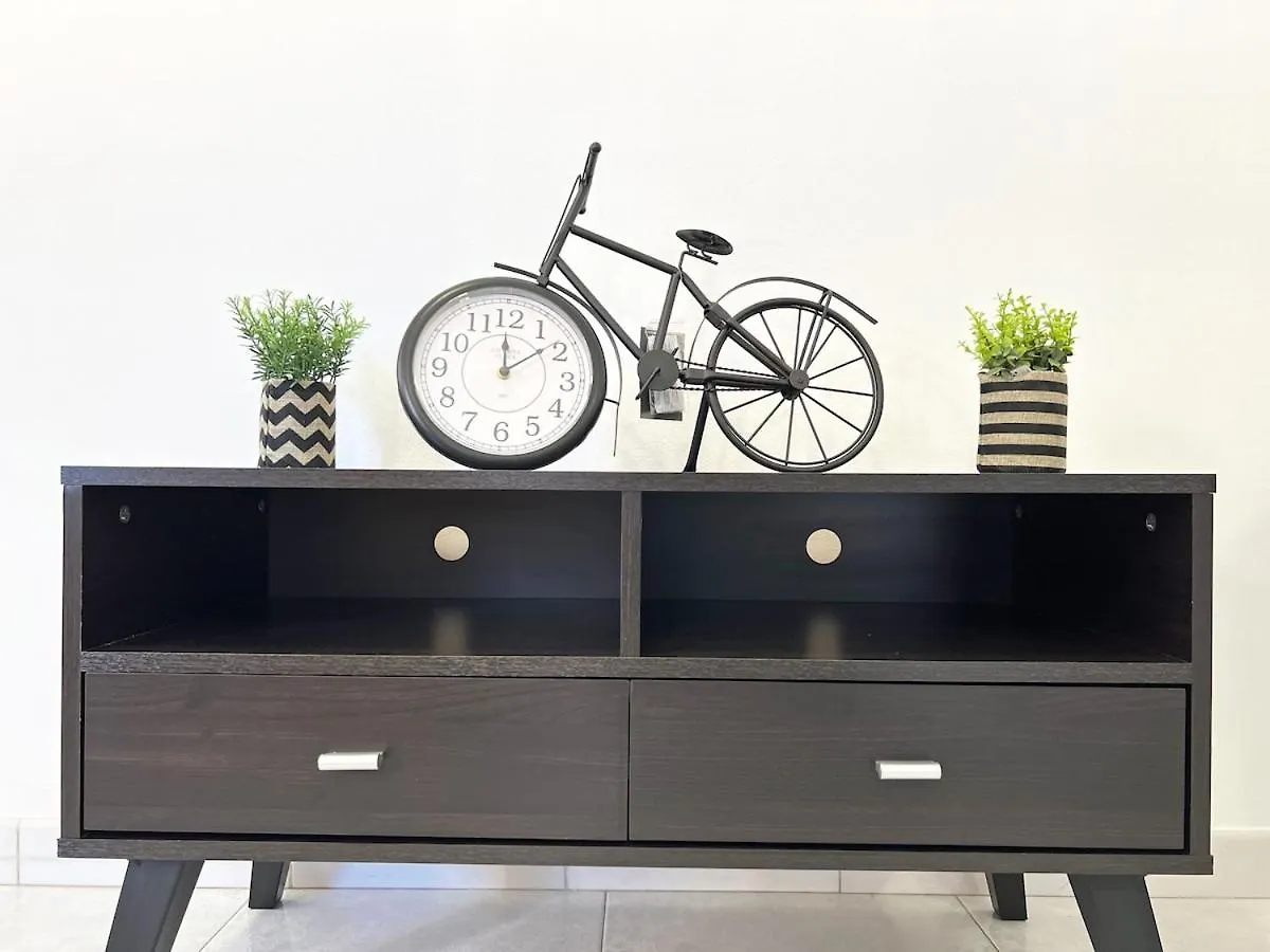Albert'S Apartment Center 101K Larnaca