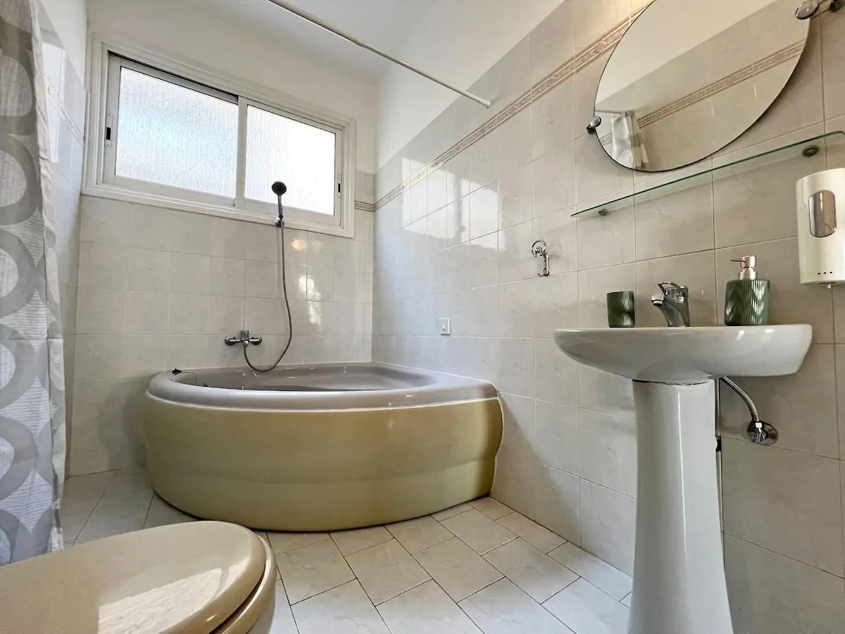 Albert'S Apartment Center 101K Larnaca